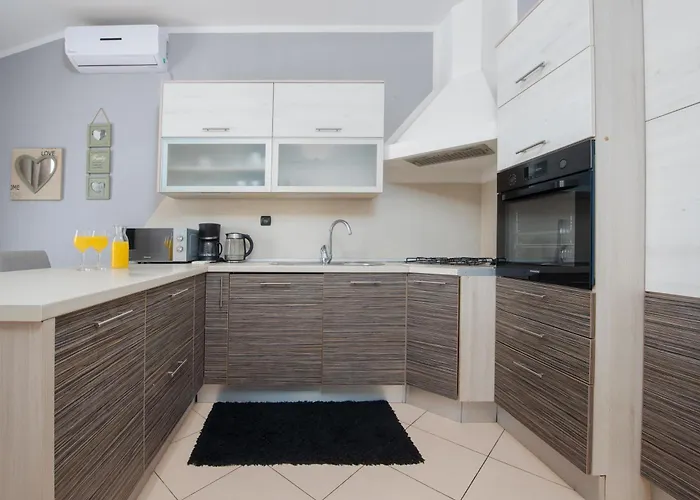 Mara * Poljica (Zadar)